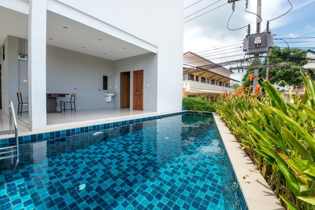 Ocean12 Chic Hotel Phuket Exterior foto