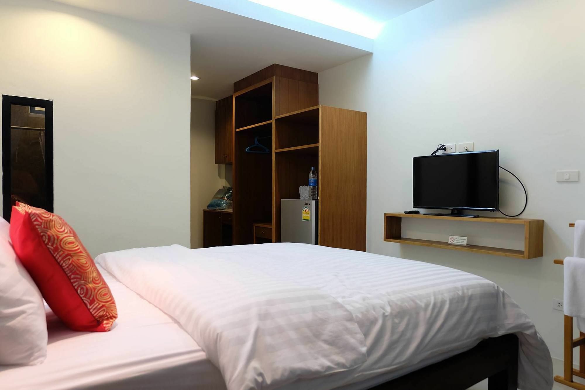 Ocean12 Chic Hotel Phuket Exterior foto